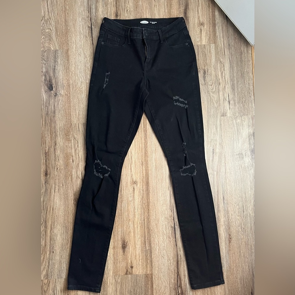 NWOT Old Navy Mid-Rise Pop Icon Distressed Skinny Jeans